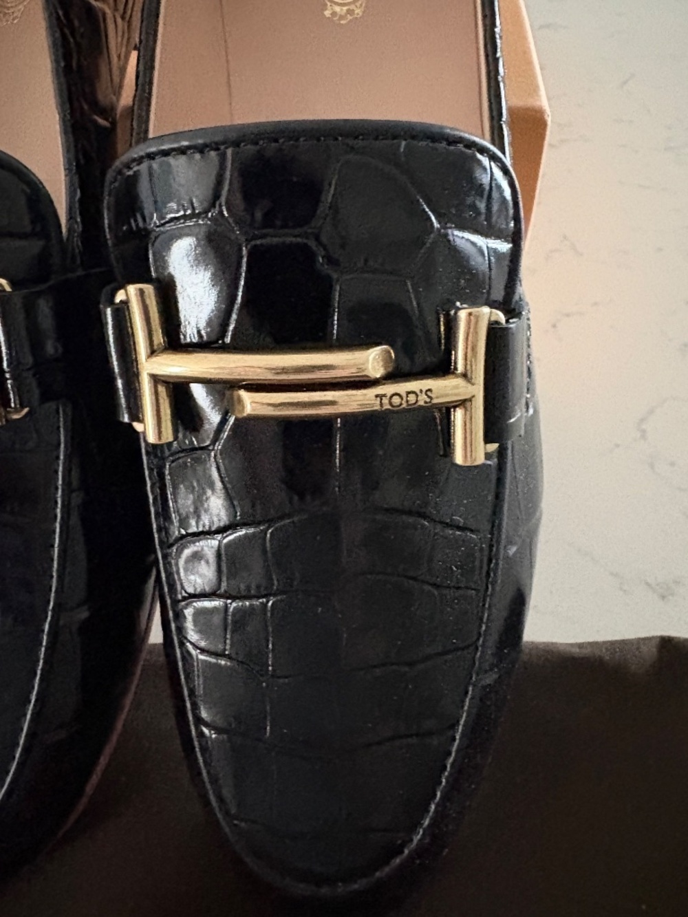 New in box Tod's Croc Embossed Loafers - Picture 4 of 7